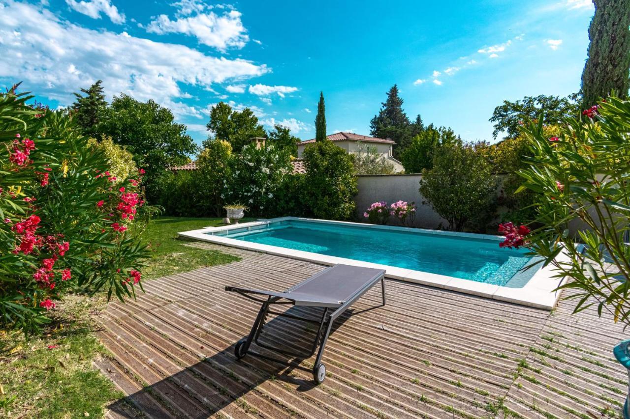 La Verdiere - Contemporary House With Garden And Private Pool L'Isle-sur-la-Sorgue Bagian luar foto