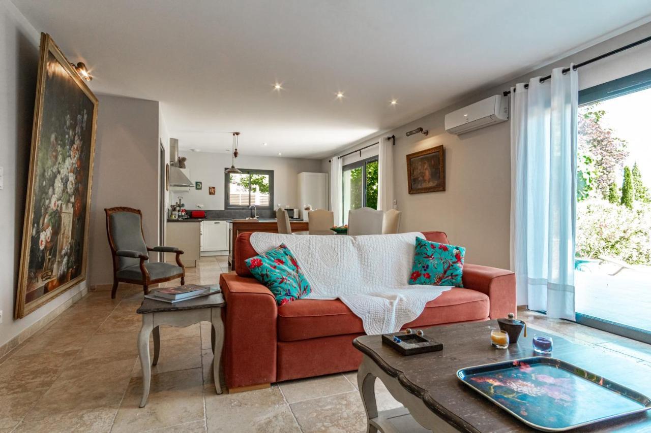 La Verdiere - Contemporary House With Garden And Private Pool L'Isle-sur-la-Sorgue Bagian luar foto