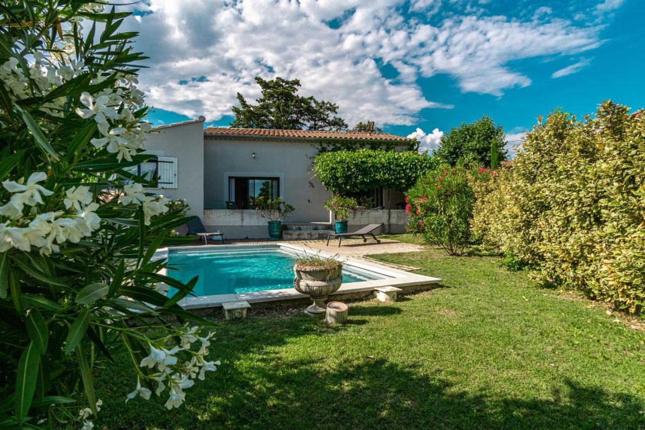 La Verdiere - Contemporary House With Garden And Private Pool L'Isle-sur-la-Sorgue Bagian luar foto